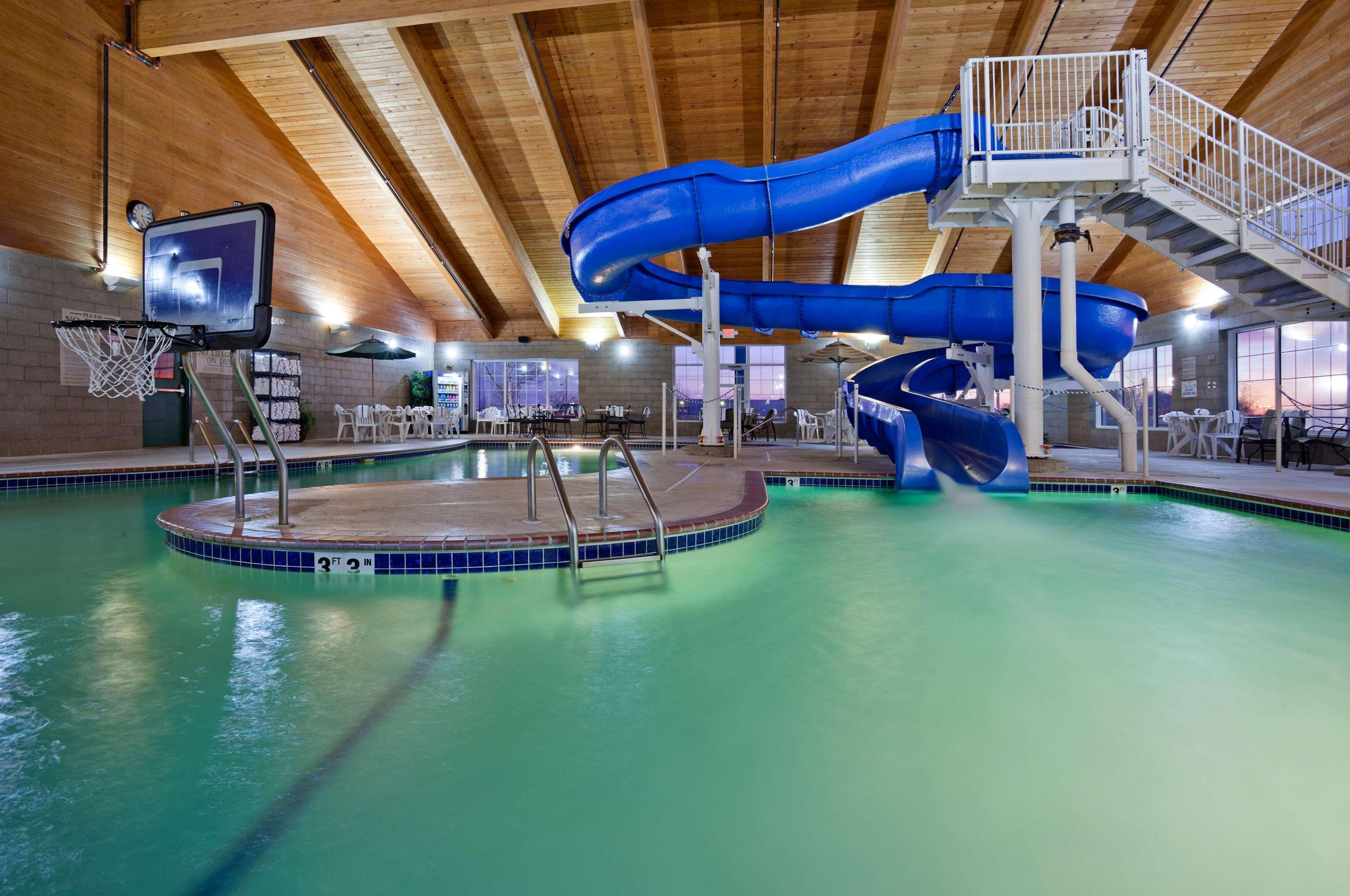 Hotel Country & By Radisson, Willmar, Mn Willmar